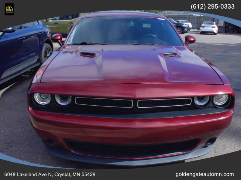 2017 Dodge Challenger SXT's photo