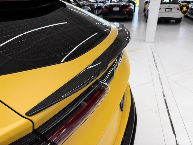 2024 Lamborghini Urus Performante