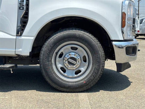 2025 Ford F-350 Super Duty XL