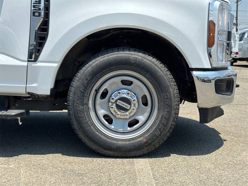 2025 Ford F-350 Super Duty XL