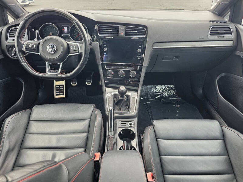 2018 Volkswagen Golf GTI S