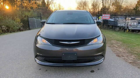 2021 Chrysler Voyager L