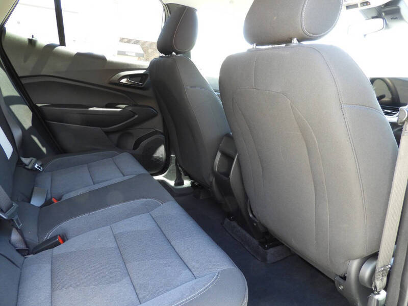 2025 Chevrolet Trax LS
