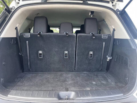 2022 Nissan Pathfinder SV