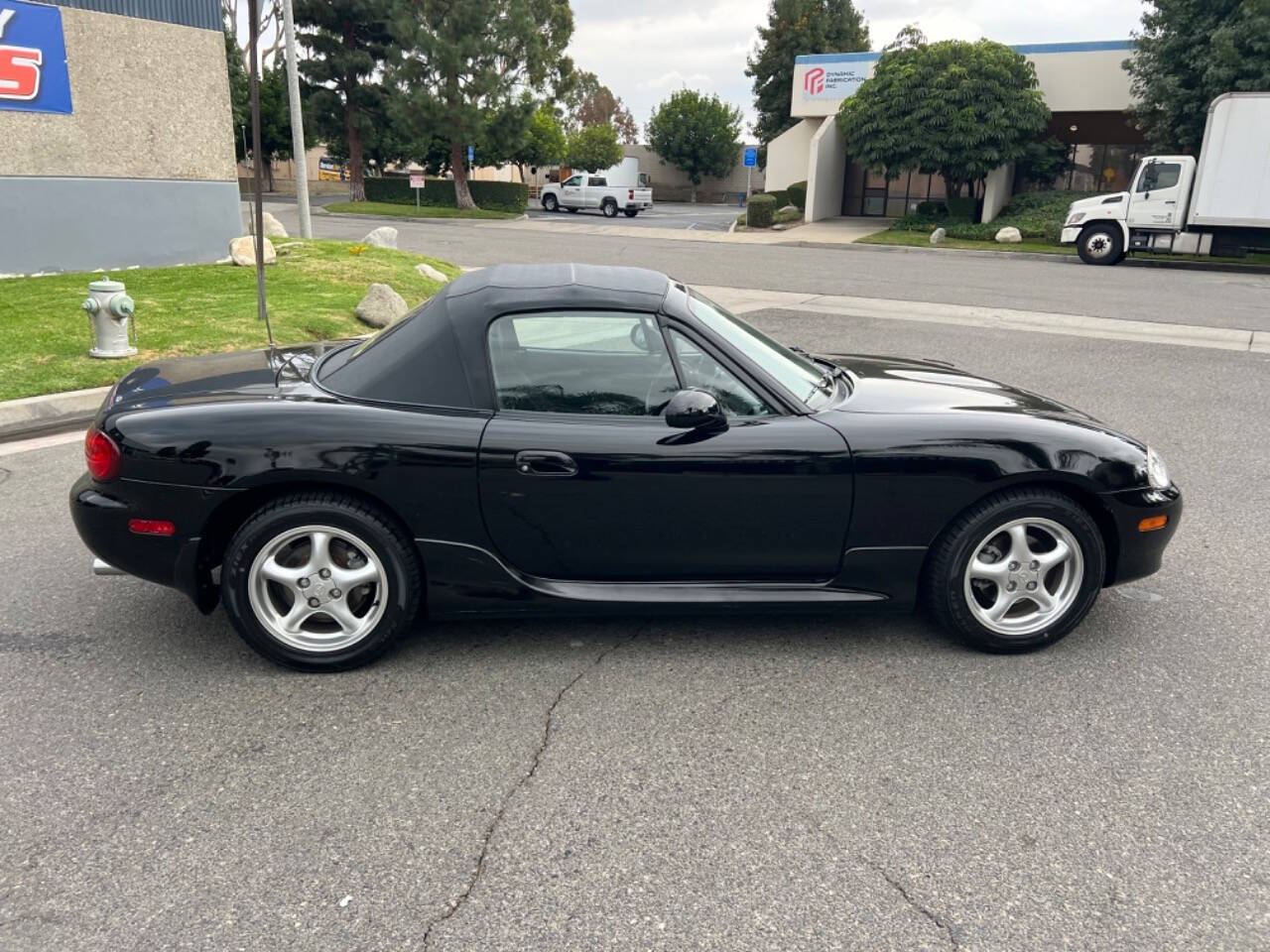 2001 Mazda MX-5 Miata for sale at ZRV AUTO INC in Brea, CA