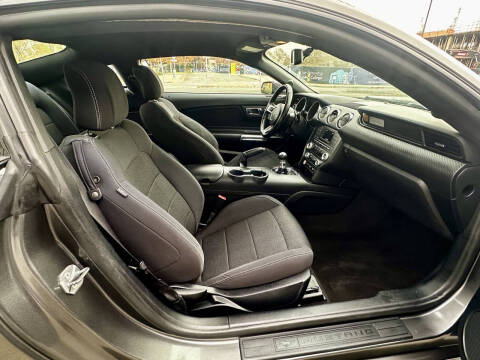 2016 Ford Mustang V6