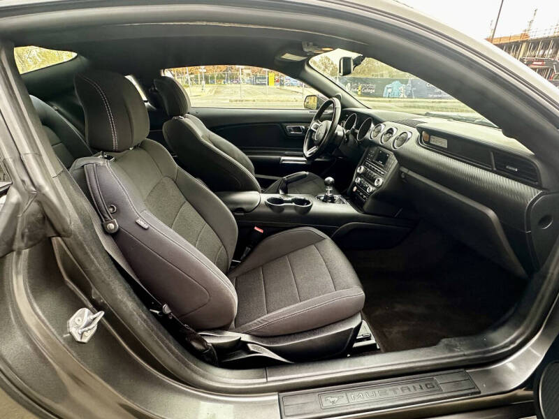 2016 Ford Mustang V6