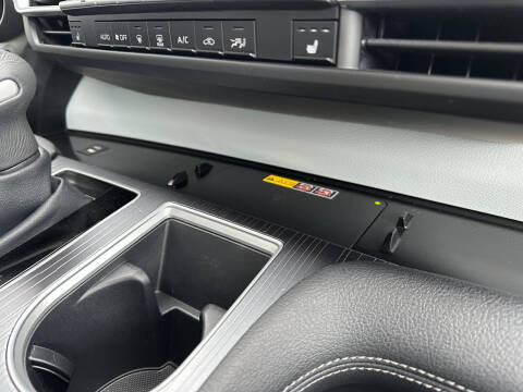 2025 Toyota Sienna XLE 7-Passenger