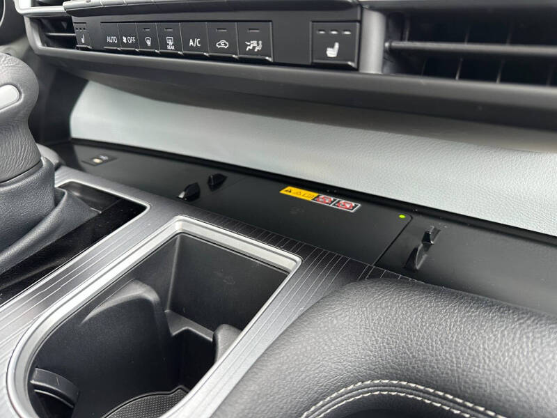 2025 Toyota Sienna XLE 7-Passenger