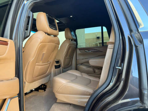 2017 Cadillac Escalade Platinum