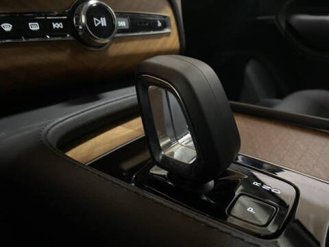 2025 Volvo XC90 B6 Plus Bright Theme 7P