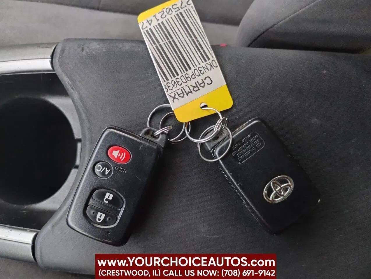 ToyotaPrius Plug-in Hybrid33