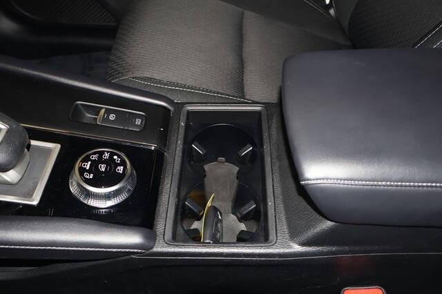 2024 Mitsubishi Outlander ES