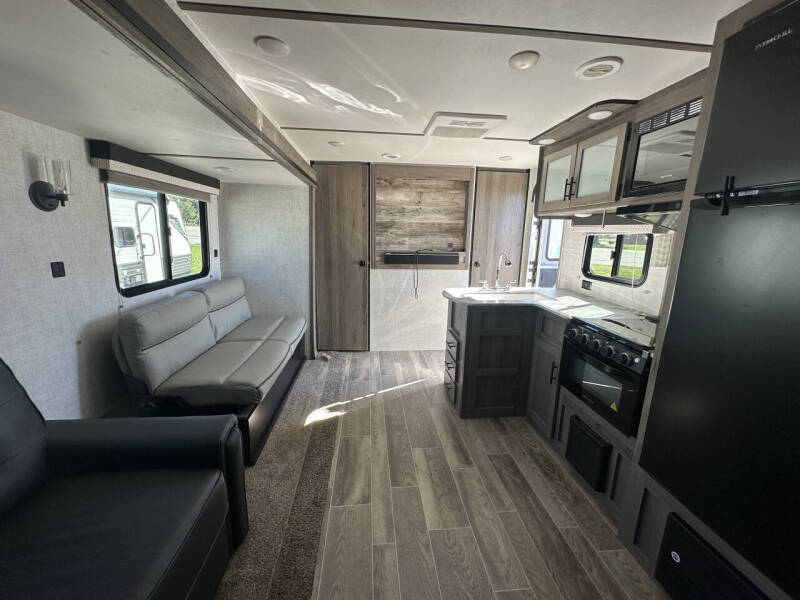 2021 Gulfstream Enlighten