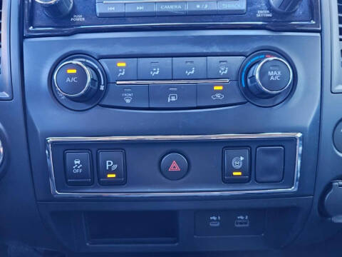 2022 Nissan Titan SV