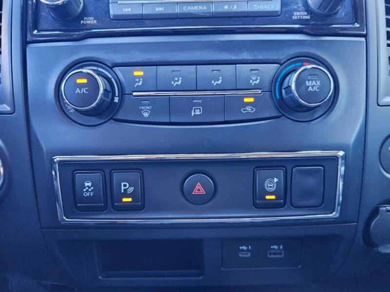 2022 Nissan Titan SV