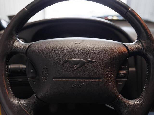 2002 Ford Mustang GT Deluxe