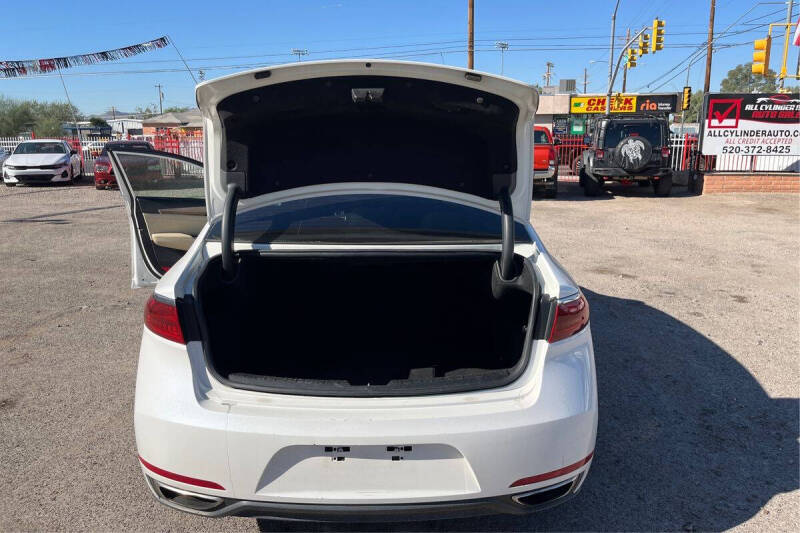 2018 Kia Cadenza Premium