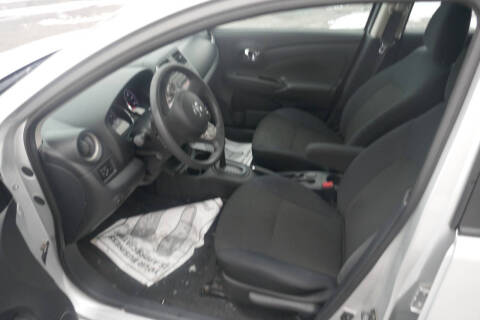 2013 Nissan Versa 1.6 SV