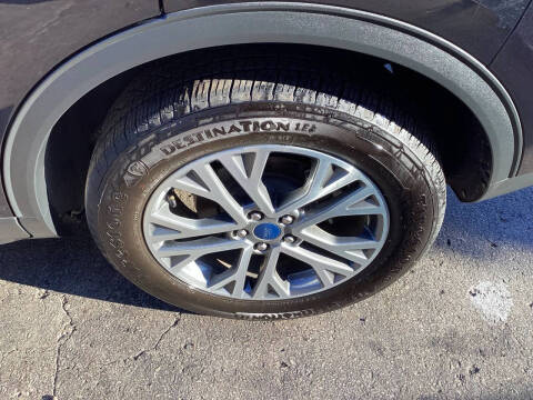 2022 Ford Escape SEL