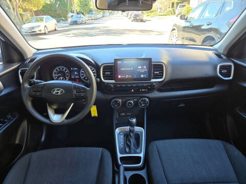 2022 Hyundai Venue SE