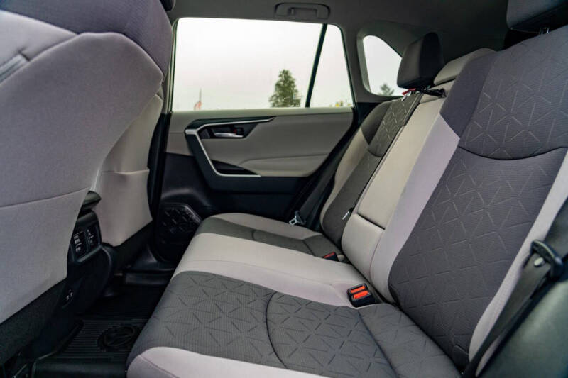 2020 Toyota RAV4 Hybrid XLE