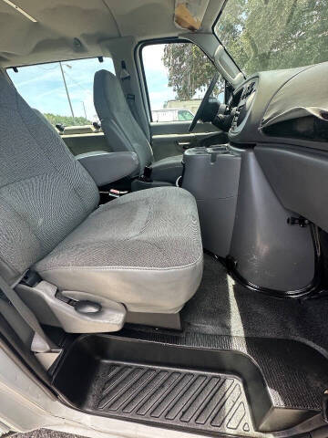 2003 Ford E-Series E-350 SD XLT