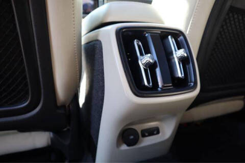 2023 Volvo XC40 B5 Ultimate Bright Theme