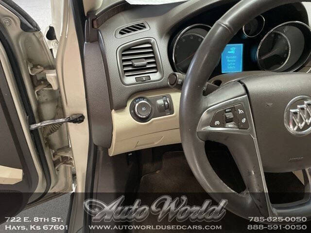 2013 Buick Regal Premium 1