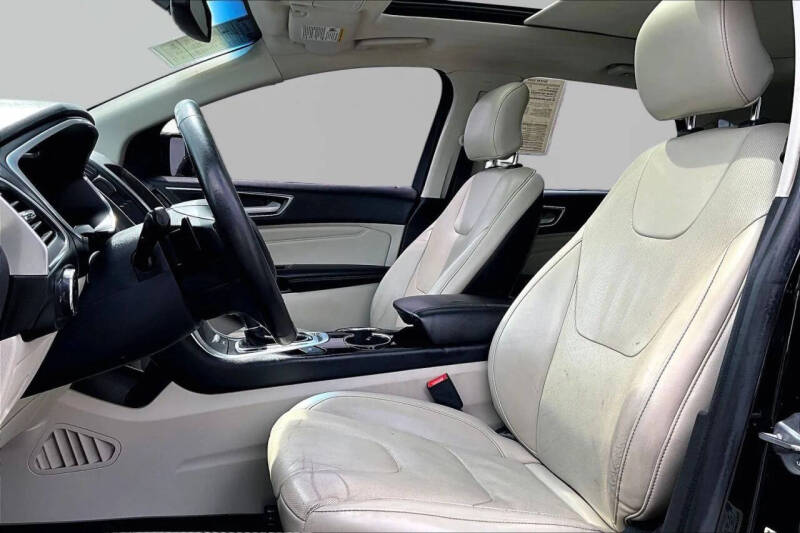 2017 Ford Edge Titanium