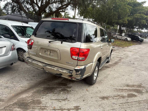 2005 Toyota Sequoia SR5