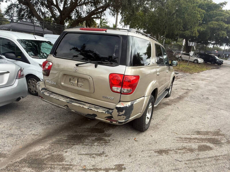 2005 Toyota Sequoia SR5