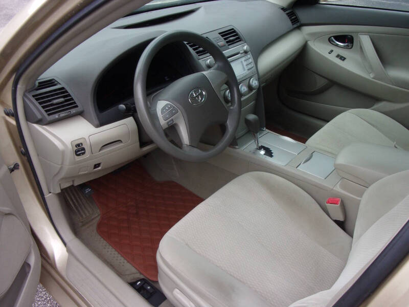 Image 7 of 2011 Toyota Camry LE