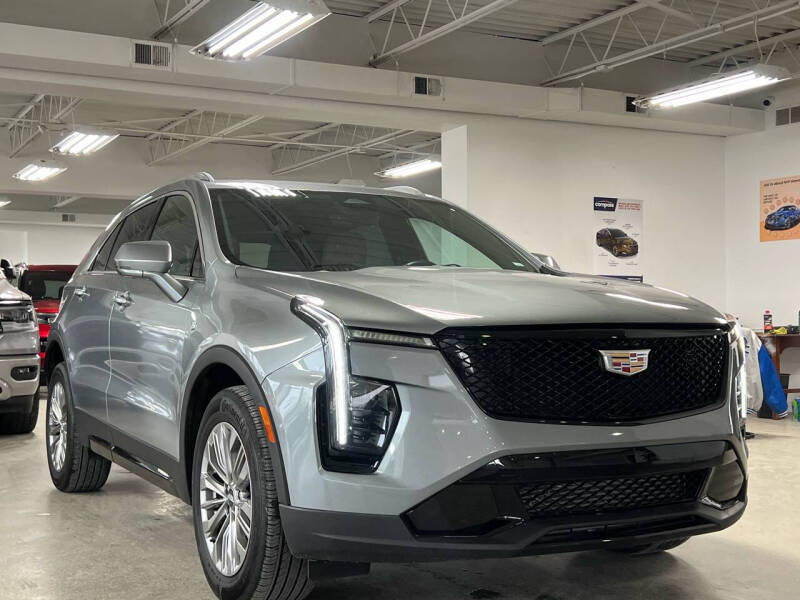 2024 Cadillac XT4 Premium Luxury photo 3