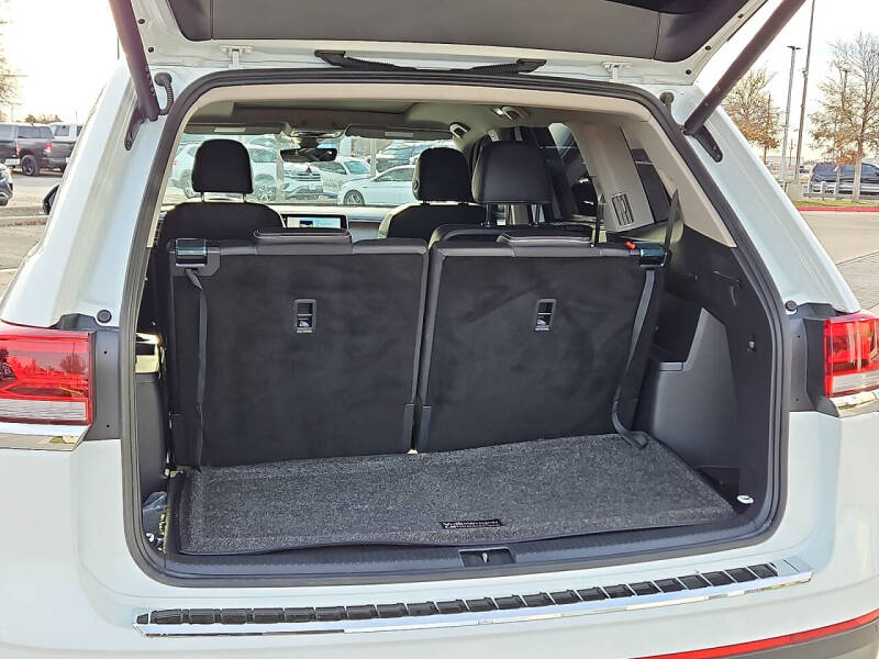 2025 Volkswagen Atlas SE