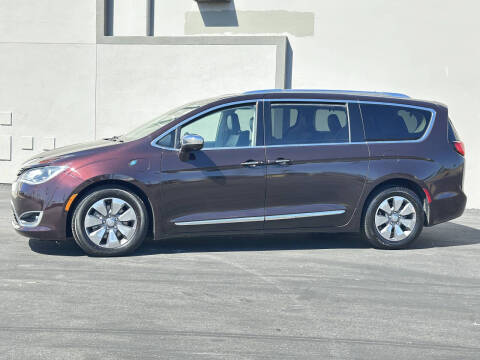 2018 Chrysler Pacifica Hybrid Limited