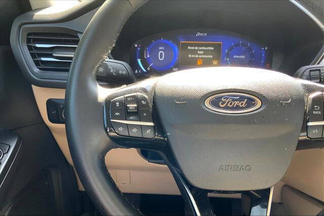 2022 Ford Escape SEL