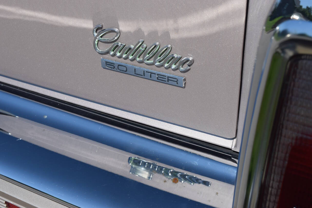 1991 Cadillac Brougham 52