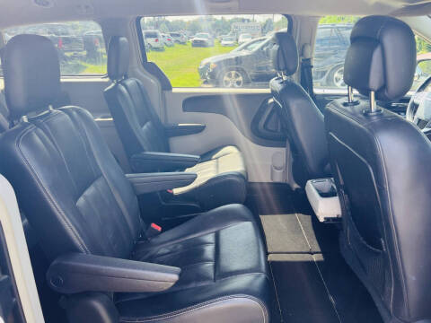 2012 Chrysler Town and Country Touring