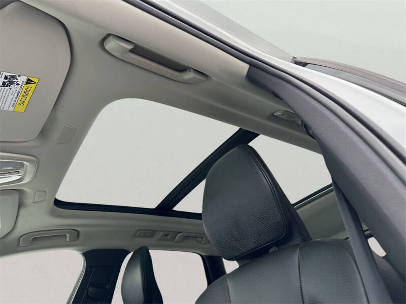 2025 Volvo XC60 B5 Plus Dark Theme