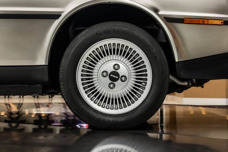 1981 DeLorean DMC-12