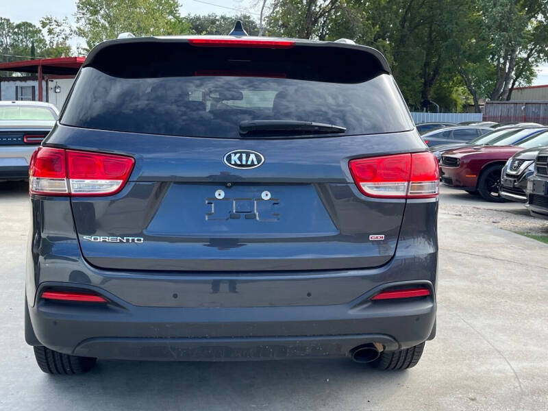 2017 Kia Sorento LX