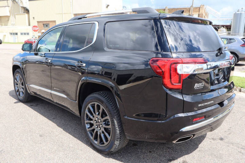 2023 GMC Acadia Denali