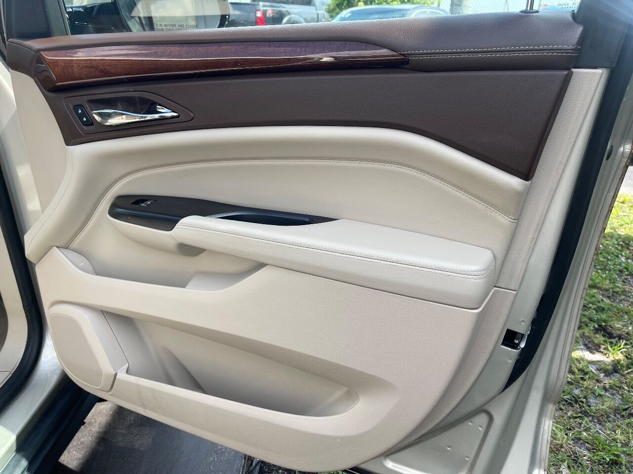 2015 Cadillac SRX SUV - $15,900