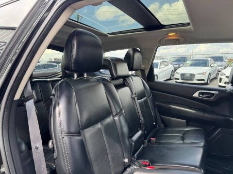 2017 Nissan Pathfinder SV