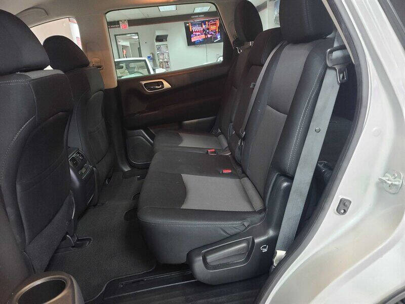 2017 Nissan Pathfinder SV