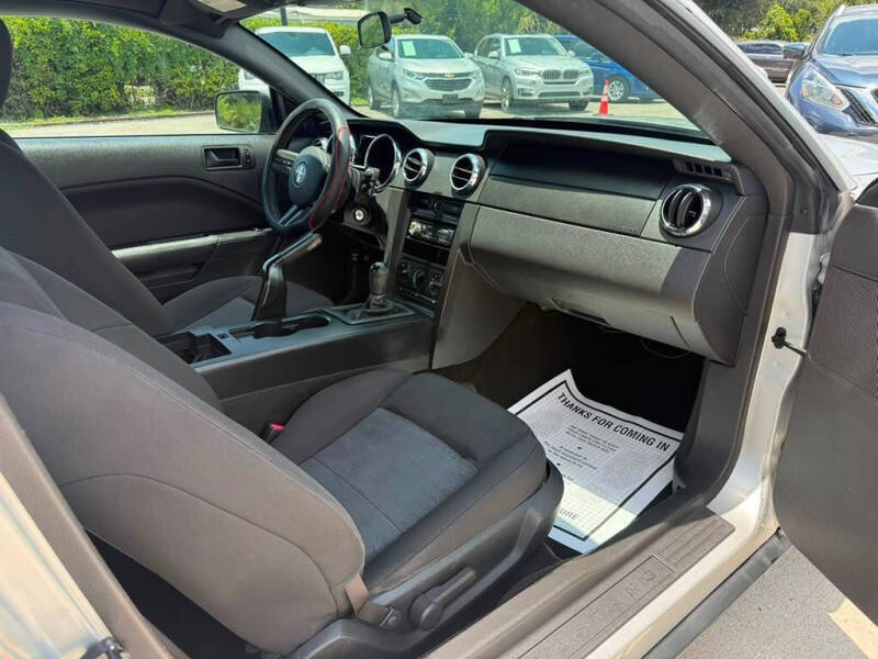 2006 Ford Mustang V6 Standard