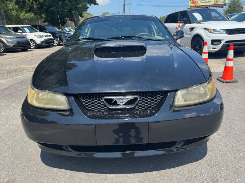 2004 Ford Mustang GT Deluxe
