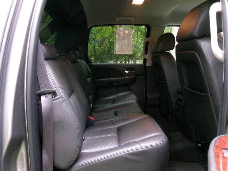 2012 Chevrolet Avalanche LS