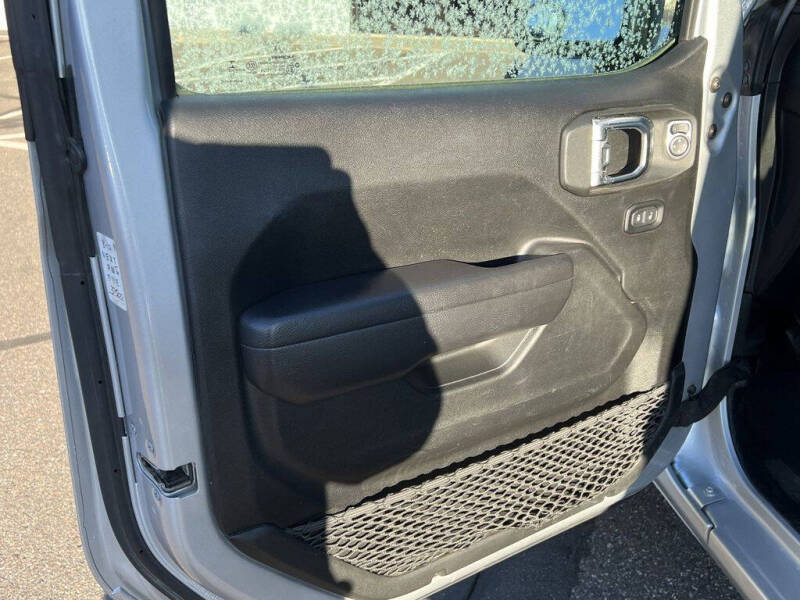 2022 Jeep Gladiator Sport